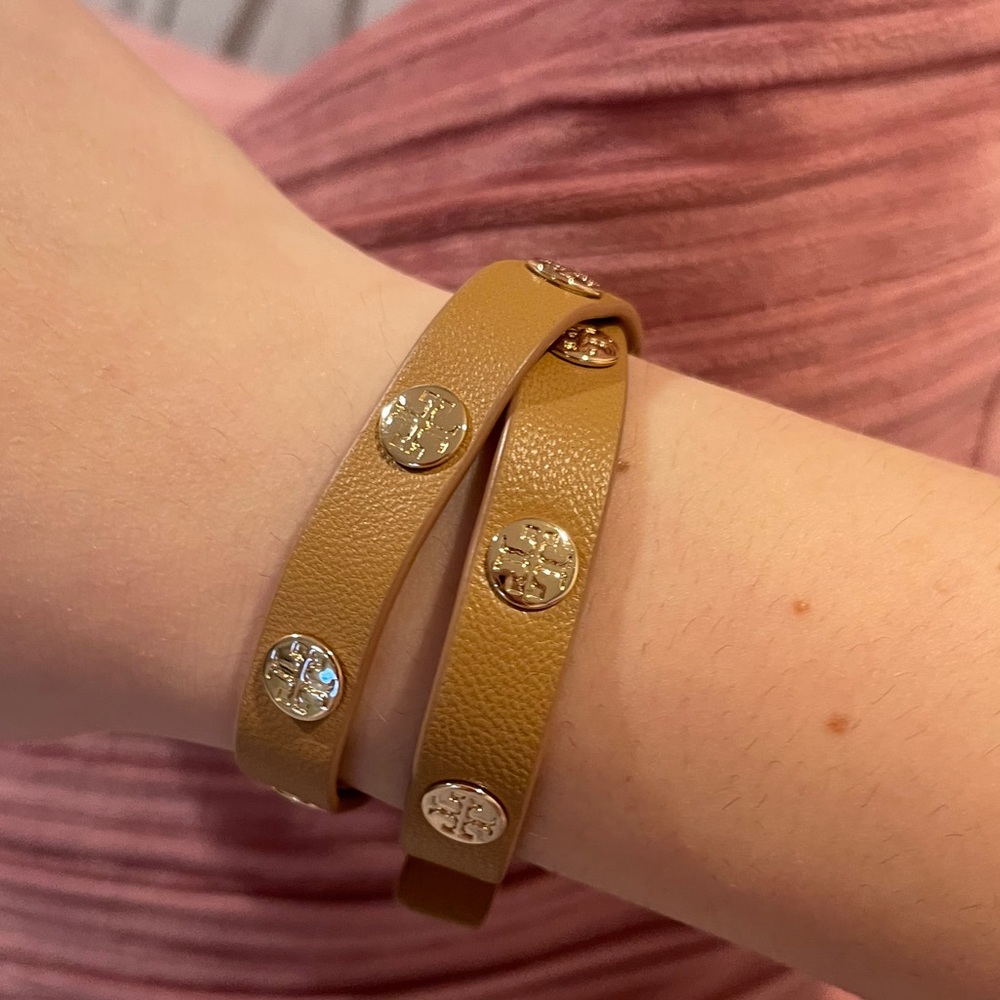 Tory Burch
Double Wrap Logo Stud Bracelet